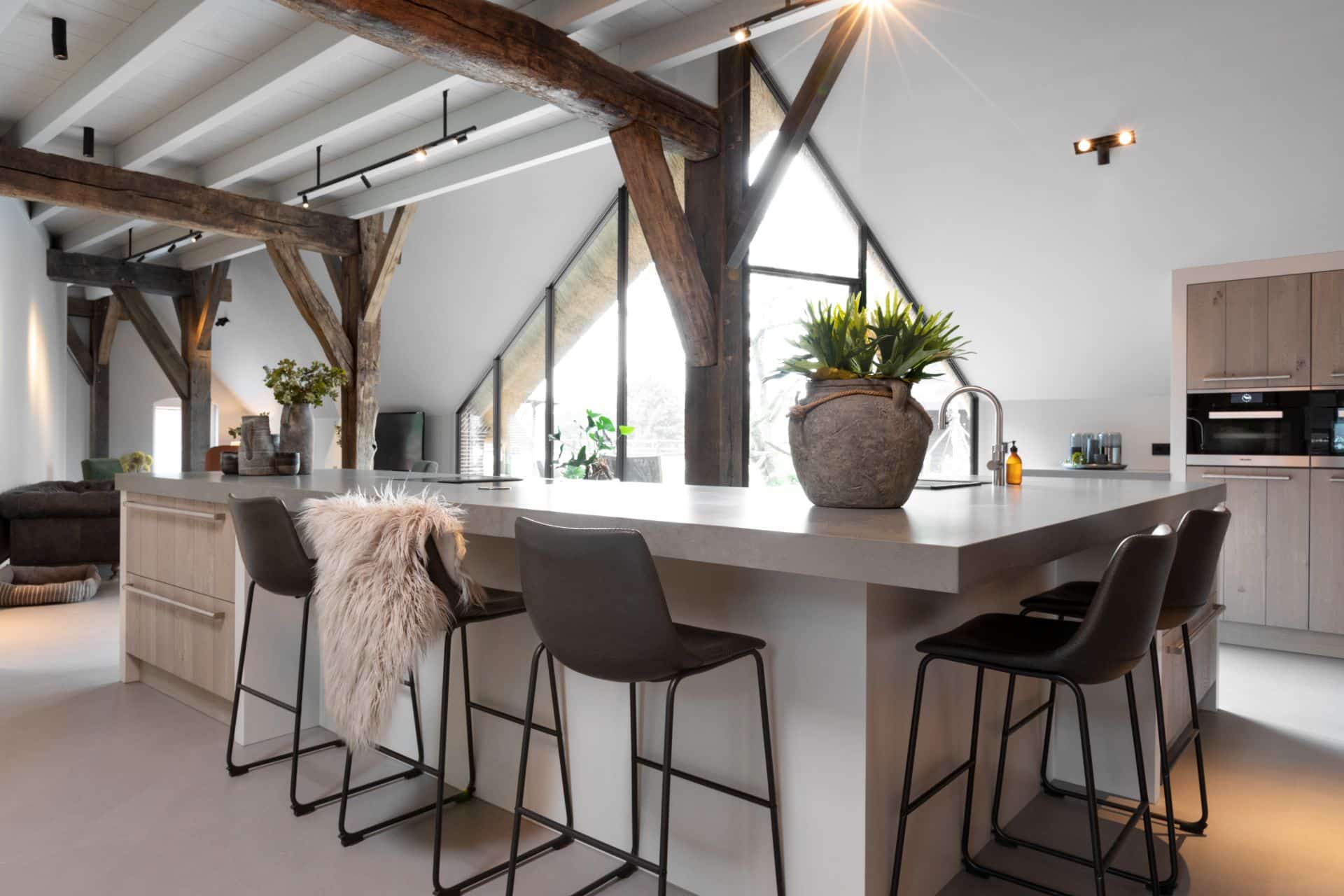 Landelijke keuken met houten afwerking | Hoevelaken