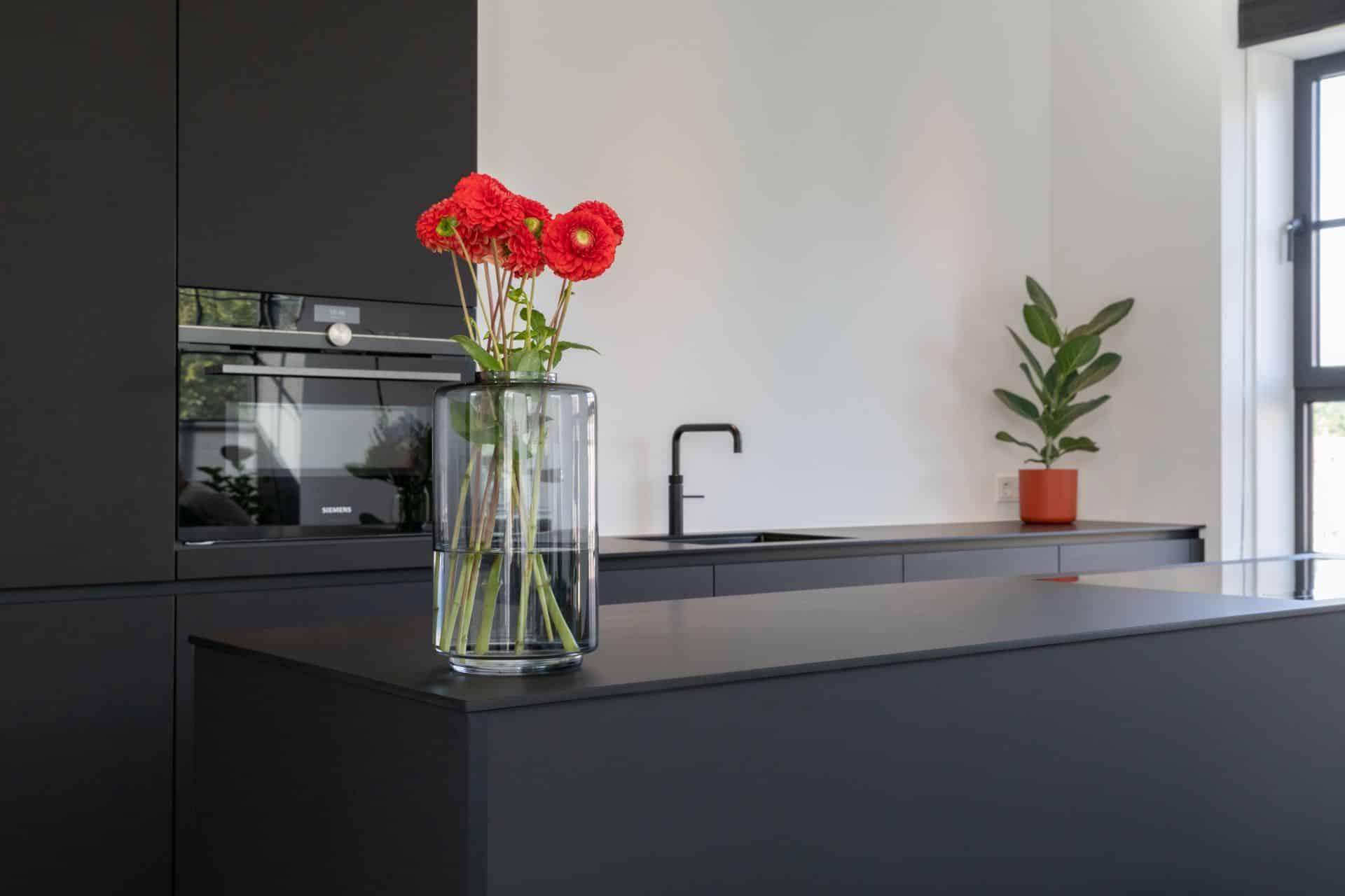 Minimalistische zwarte design keuken 2