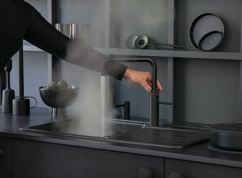 Zwarte quooker kraan 45