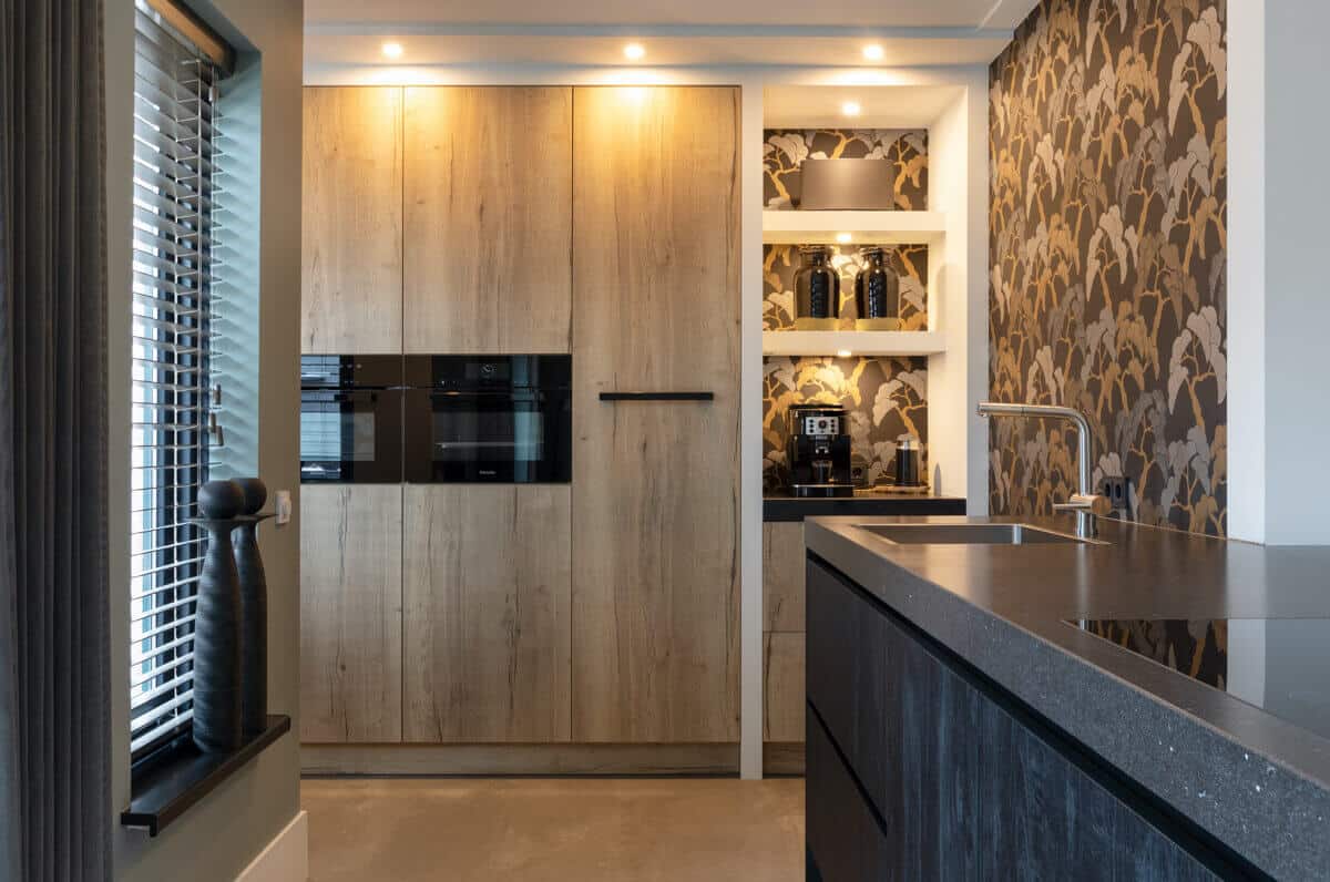 Moderne kunststof keuken houtlook