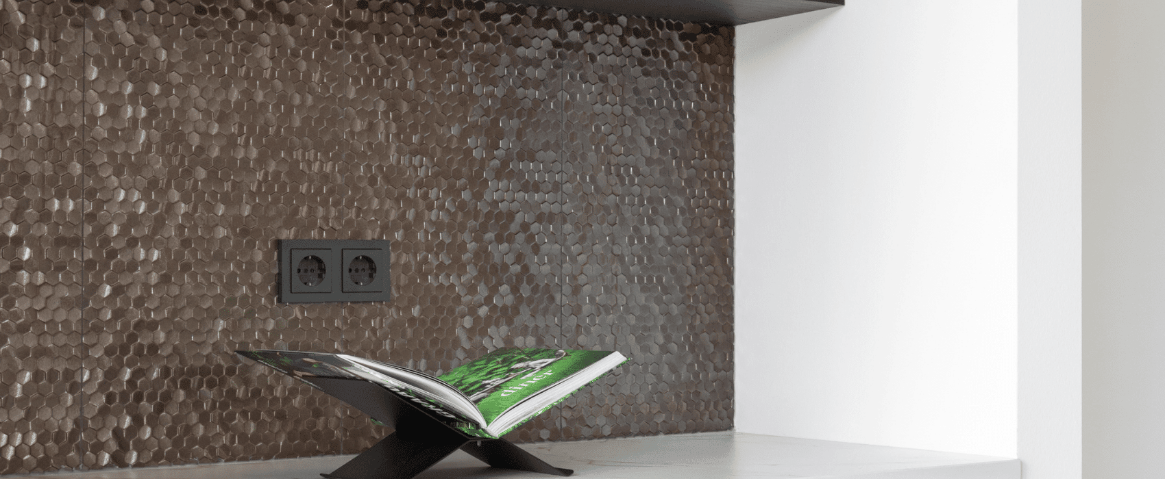 Metaal look tegels Keukentrends 2022 Van Ginkel