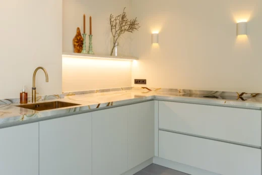 Van Ginkel Keukens hoekopstelling nieuwbouwwoning mobiel