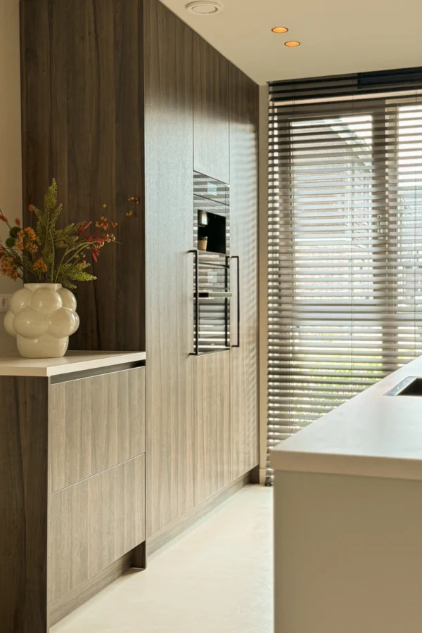 Van Ginkel Keukens houten keuken nieuwbouwwoning desktop