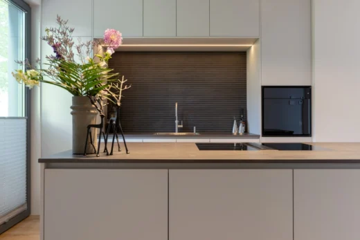 Van Ginkel Keukens moderne keuken nieuwbouwwoning mobiel